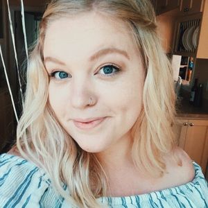Meet your Posher, Caeleigh